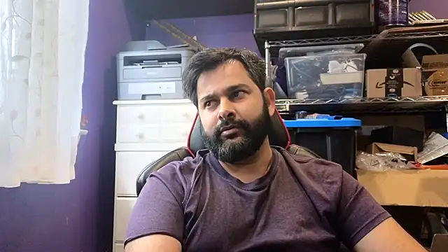 Snapshot of Sakhtlaundaz chatting on November 16, 6:57 pm Sakhtlaundaz online show from November 16, 6:57 pm