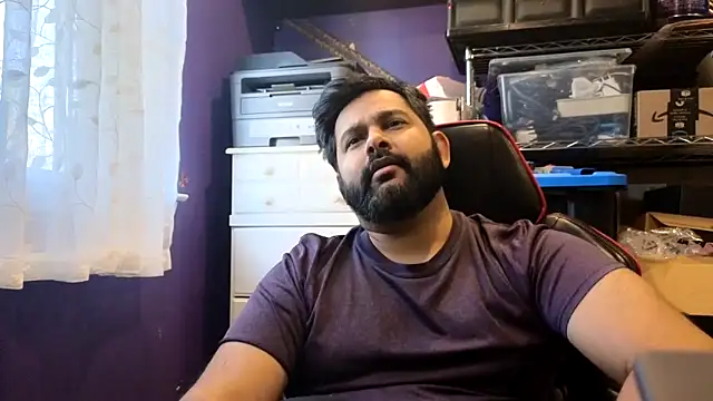 Snapshot of Sakhtlaundaz chatting on November 17, 2:34 pm Sakhtlaundaz online show from November 17, 2:34 pm