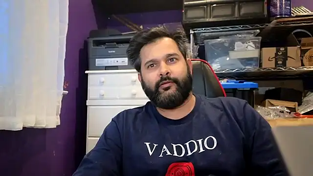 Snapshot of Sakhtlaundaz chatting on November 24, 9:36 pm Sakhtlaundaz online show from November 24, 9:36 pm