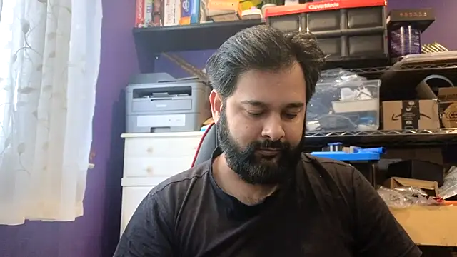 Snapshot of Sakhtlaundaz chatting on December 16, 2:44 pm Sakhtlaundaz online show from December 16, 2:44 pm