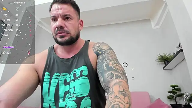 musclemonster31 online show from February 6, 11:04 pm