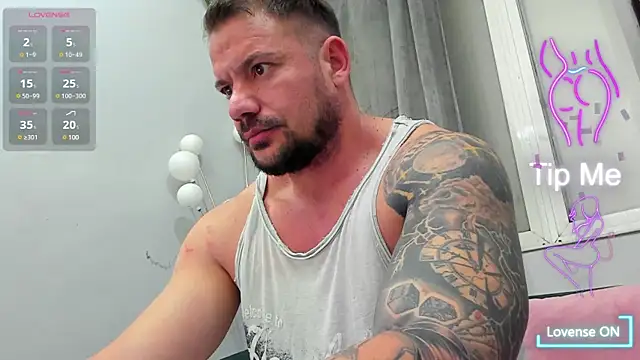 musclemonster31 online show from March 11, 11:48 pm