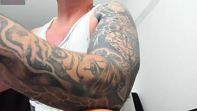 musclemonster31 online show from September 8, 7:13 pm