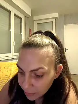 Snapshot of LEAsquirt91 chatting on December 18, 8:57 pm LEAsquirt91 online show from December 18, 8:57 pm