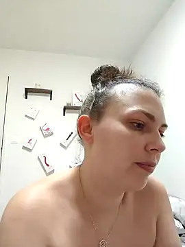 Snapshot of LEAsquirt91 chatting on February 6, 2:55 am LEAsquirt91 online show from February 6, 2:55 am