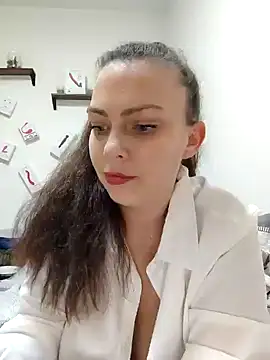 Snapshot of LEAsquirt91 chatting on February 7, 2:19 am LEAsquirt91 online show from February 7, 2:19 am