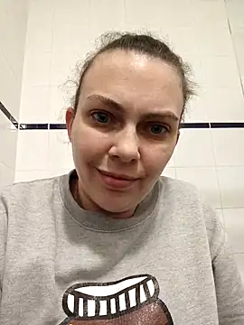 Snapshot of LEAsquirt91 chatting on February 26, 10:20 pm LEAsquirt91 online show from February 26, 10:20 pm