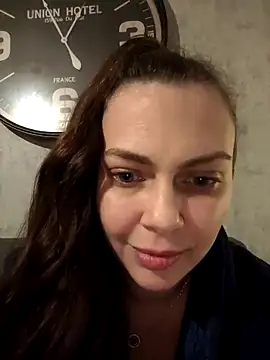 Snapshot of LEAsquirt91 chatting on March 6, 12:00 am LEAsquirt91 online show from March 6, 12:00 am