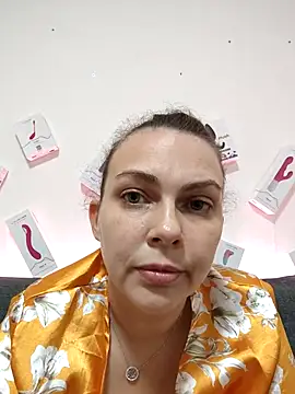 Snapshot of LEAsquirt91 chatting on December 3, 10:08 pm LEAsquirt91 online show from December 3, 10:08 pm