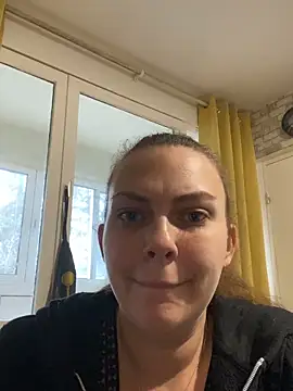 Snapshot of LEAsquirt91 chatting on December 4, 12:36 pm LEAsquirt91 online show from December 4, 12:36 pm