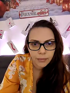 Snapshot of LEAsquirt91 chatting on December 17, 11:11 pm LEAsquirt91 online show from December 17, 11:11 pm