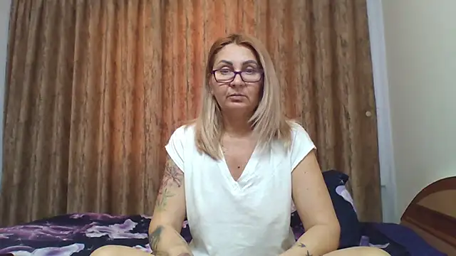 PussyEvely online show from January 9, 1:24 pm