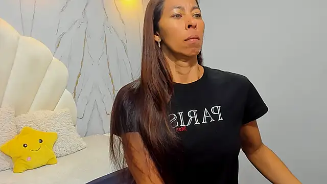 Snapshot of Rosalinda_Cortez chatting on December 5, 3:50 pm Rosalinda Cortez online show from December 5, 3:50 pm