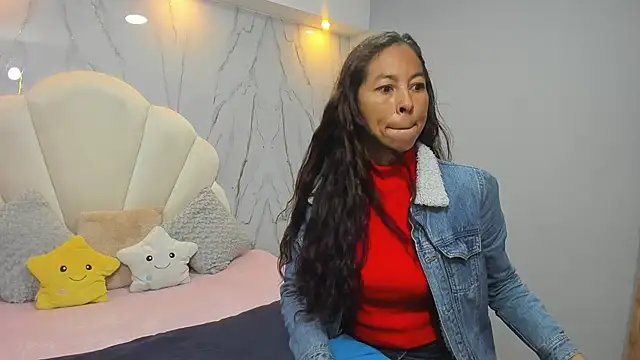 Snapshot of Rosalinda_Cortez chatting on December 19, 1:07 pm Rosalinda Cortez online show from December 19, 1:07 pm