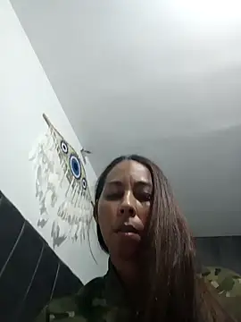 Snapshot of Rosalinda_Cortez chatting on January 1, 12:00 am Rosalinda Cortez online show from January 1, 12:00 am