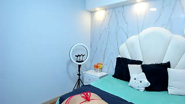 Snapshot of Rosalinda_Cortez chatting on March 5, 12:33 pm Rosalinda Cortez online show from March 5, 12:33 pm