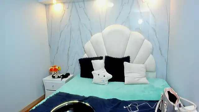 Snapshot of Rosalinda_Cortez chatting on March 12, 4:24 pm Rosalinda Cortez online show from March 12, 4:24 pm