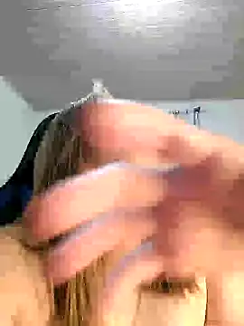 Snapshot of Rafaelayamazaki chatting on December 20, 11:21 am Rafaelayamazaki online show from December 20, 11:21 am