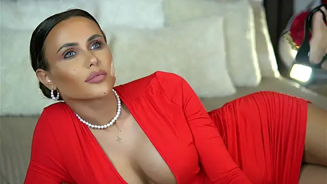 Snapshot of AnaisBellas chatting on December 19, 11:14 pm AnaisBellas online show from December 19, 11:14 pm