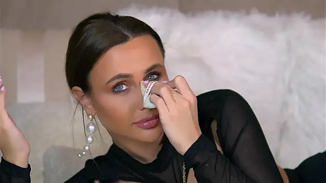 Snapshot of AnaisBellas chatting on January 3, 12:33 am AnaisBellas online show from January 3, 12:33 am