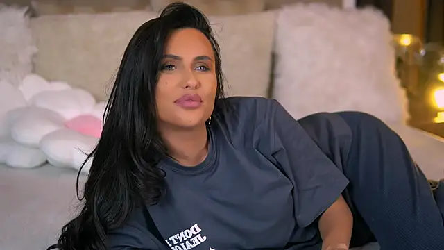 Snapshot of AnaisBellas chatting on March 2, 9:11 pm AnaisBellas online show from March 2, 9:11 pm