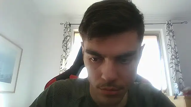 Snapshot of Omarnede chatting on November 13, 8:35 am Omarnede online show from November 13, 8:35 am