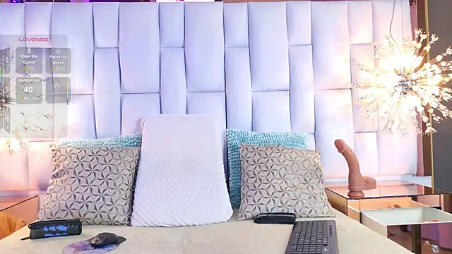 Iris Ross  online show from September 27, 11:37 am