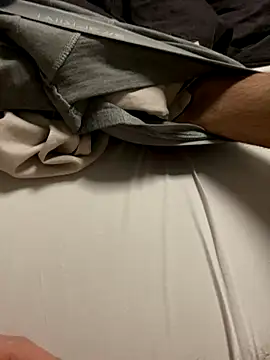 Snapshot of seric_11 chatting on December 4, 1:04 am seric 11 online show from December 4, 1:04 am