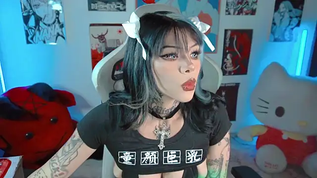 Deadly Doll online show from November 8, 7:56 pm