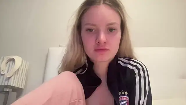 mariemelissah online show from February 19, 10:12 am