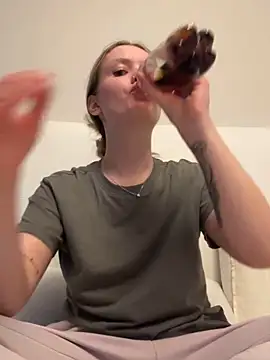 mariemelissah online show from March 12, 6:11 pm