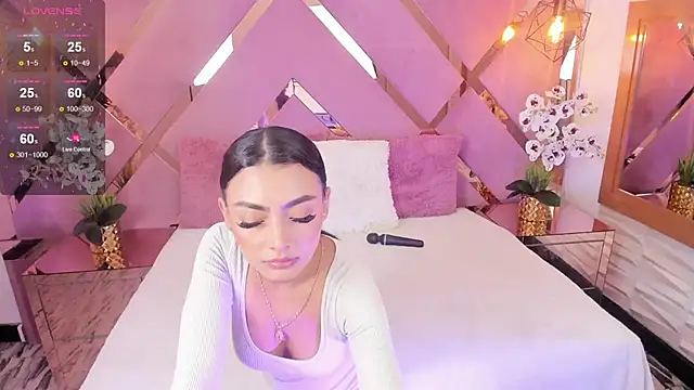 SHANONCLARK online show from March 1, 6:11 pm