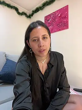 marthina thompsson online show from December 2, 2:20 am