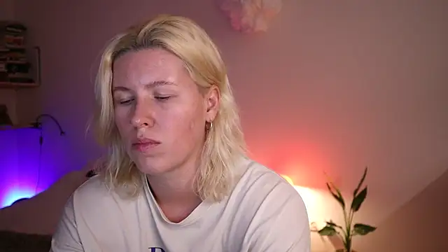 moonamii online show from January 16, 5:44 pm