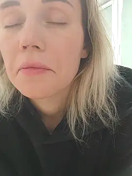 Linda Gregory online show from February 20, 10:15 pm