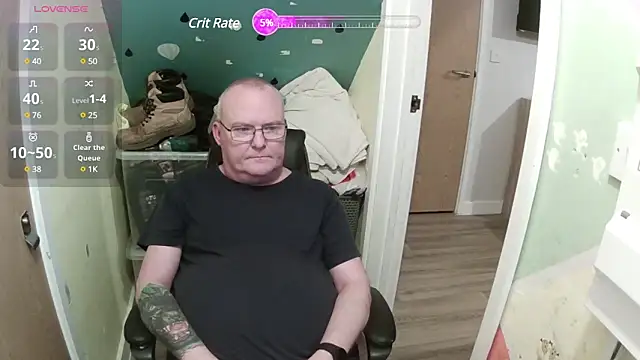 Snapshot of FriendlyDave chatting on January 14, 9:09 pm FriendlyDave online show from January 14, 9:09 pm