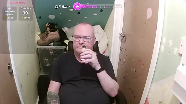 Snapshot of FriendlyDave chatting on January 25, 10:19 am FriendlyDave online show from January 25, 10:19 am