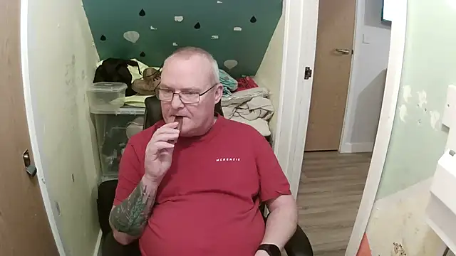 Snapshot of FriendlyDave chatting on January 29, 7:11 pm FriendlyDave online show from January 29, 7:11 pm