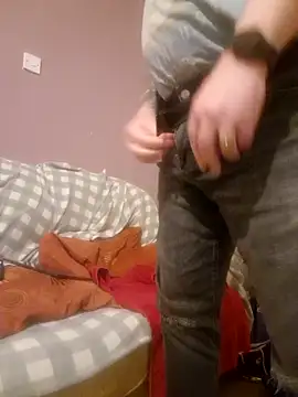 Snapshot of FriendlyDave chatting on February 15, 11:03 pm FriendlyDave online show from February 15, 11:03 pm