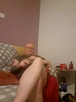 Snapshot of FriendlyDave chatting on February 24, 10:47 pm FriendlyDave online show from February 24, 10:47 pm