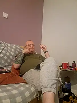 Snapshot of FriendlyDave chatting on February 25, 9:24 pm FriendlyDave online show from February 25, 9:24 pm