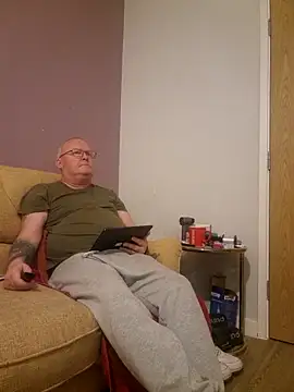 Snapshot of FriendlyDave chatting on March 7, 11:38 pm FriendlyDave online show from March 7, 11:38 pm