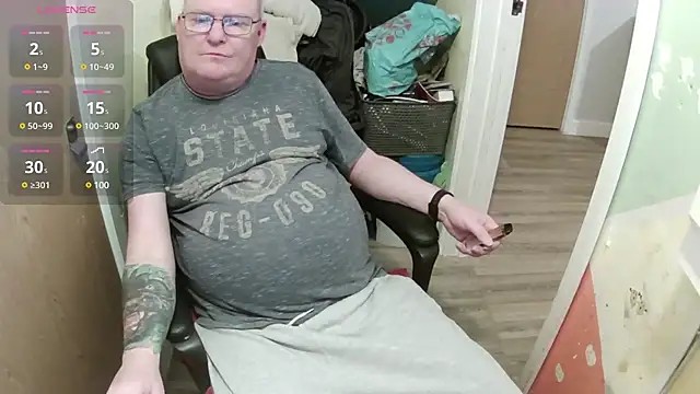 Snapshot of FriendlyDave chatting on March 8, 7:31 pm FriendlyDave online show from March 8, 7:31 pm