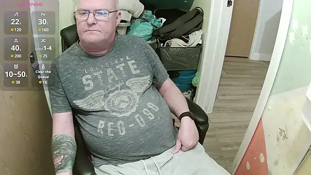 Snapshot of FriendlyDave chatting on March 12, 7:17 pm FriendlyDave online show from March 12, 7:17 pm