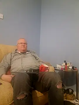 Snapshot of FriendlyDave chatting on March 15, 6:32 pm FriendlyDave online show from March 15, 6:32 pm