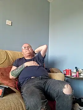 Snapshot of FriendlyDave chatting on March 16, 4:01 pm FriendlyDave online show from March 16, 4:01 pm