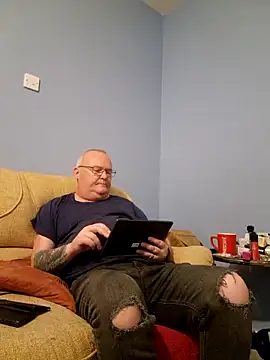 Snapshot of FriendlyDave chatting on March 16, 10:09 pm FriendlyDave online show from March 16, 10:09 pm