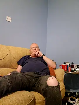 Snapshot of FriendlyDave chatting on March 19, 9:58 pm FriendlyDave online show from March 19, 9:58 pm