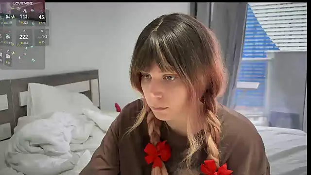 ShiroiFubuki online show from September 18, 1:46 pm