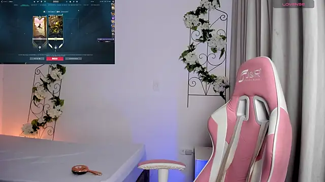 Jiggly   online show from September 10, 2:00 am